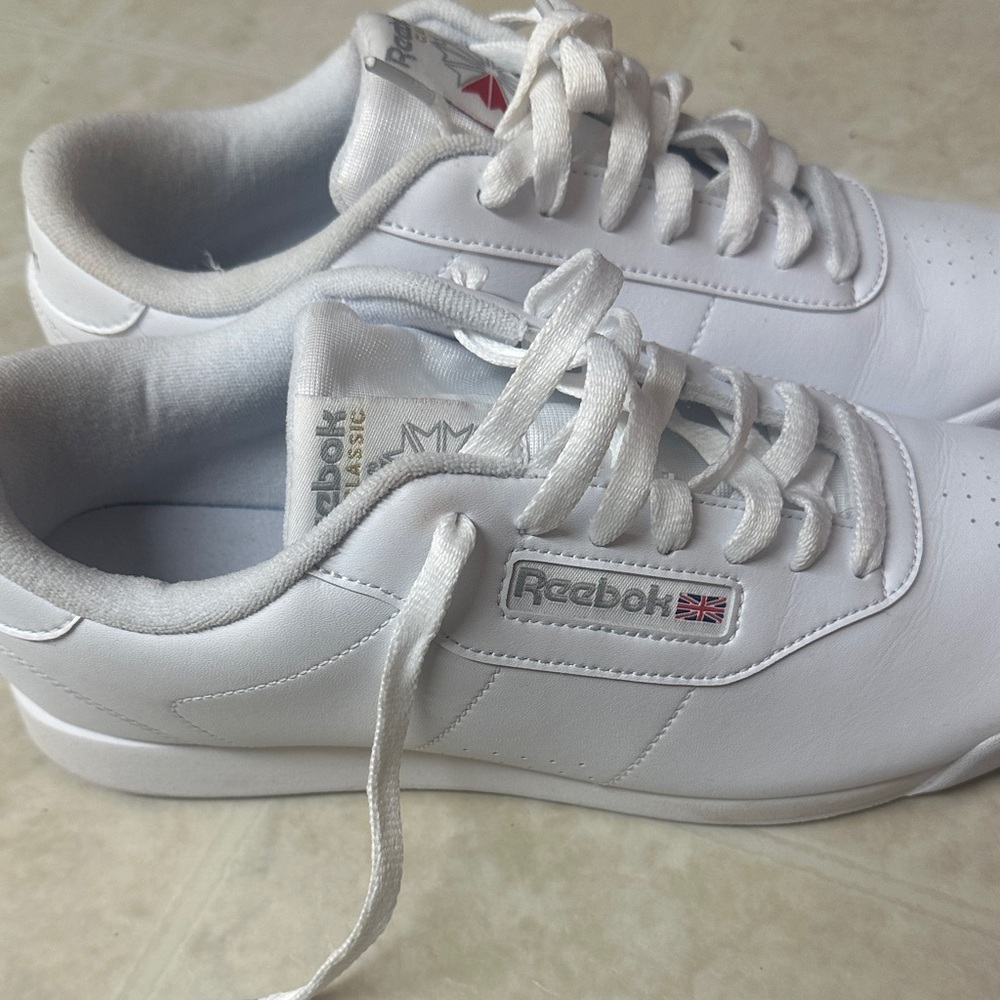 Reebok White Classic womens Sneakers